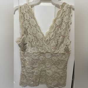 Ladies lacy plunge front & back tank, size S.